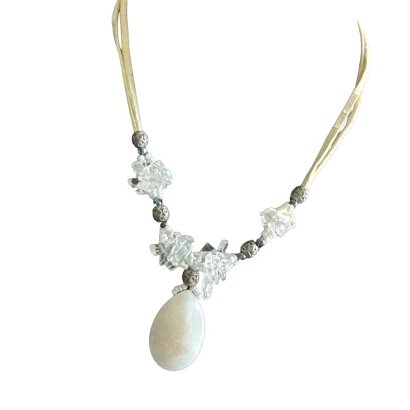 White jade statement necklace, vgc - Picture 1 of 3